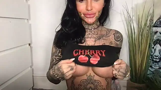 Peaches and the Cream online show from 03/02/26, 02:35