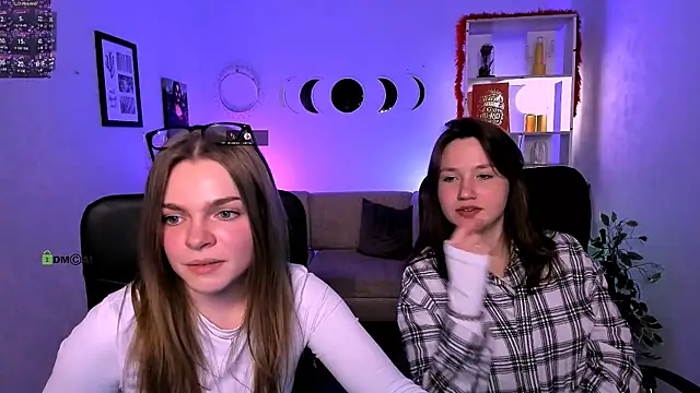 Snapshot of helli_belli chatting on 04/15/26, 07:43 helli belli online show from 04/15/26, 07:43