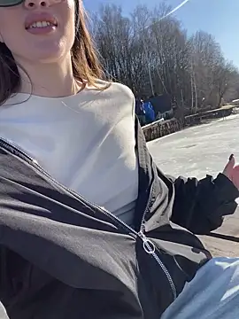 Beverly Hilll online show from 03/09/25, 11:14