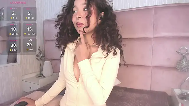 Snapshot of Marianna_Ray_ chatting on 09/30/25, 08:25 Marianna Ray online show from 09/30/25, 08:25