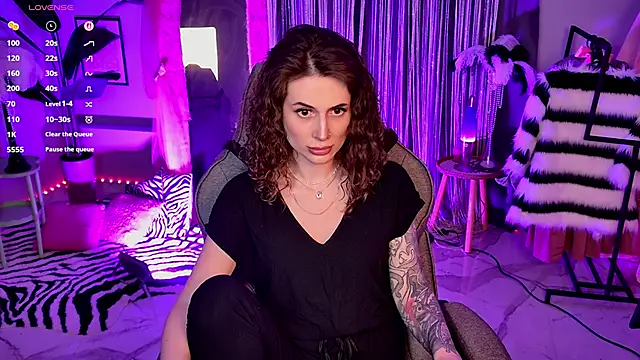 OliviaMcClean online show from 06/05/26, 04:45