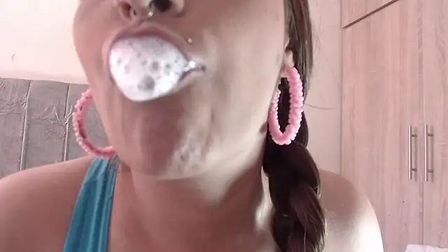 Snapshot of nicollewayne10 chatting on 04/24/26, 08:55 nicollewayne10 online show from 04/24/26, 08:55