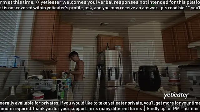 Snapshot of yetieater chatting on 07/13/26, 03:48 yetieater online show from 07/13/26, 03:48