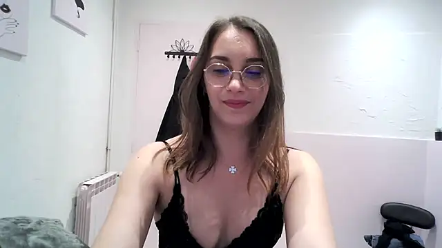 Snapshot of _little_blake chatting on 04/15/26, 12:12 little blake online show from 04/15/26, 12:12