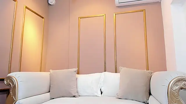 Snapshot of ValeriMilton chatting on 09/18/25, 07:16 ValeriMilton online show from 09/18/25, 07:16