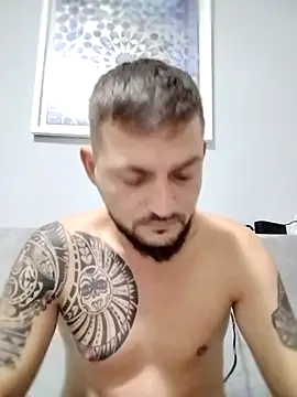 Snapshot of iurinicola chatting on 10/22/25, 04:29 iurinicola online show from 10/22/25, 04:29