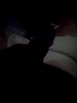 Snapshot of Mouththisbigdick chatting on 10/17/25, 04:37 Mouththisbigdick online show from 10/17/25, 04:37