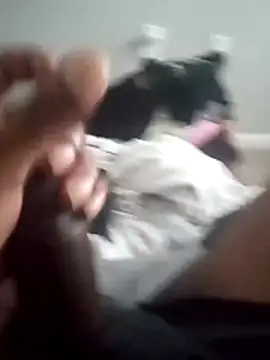 Snapshot of Mouththisbigdick chatting on 12/04/25, 08:06 Mouththisbigdick online show from 12/04/25, 08:06