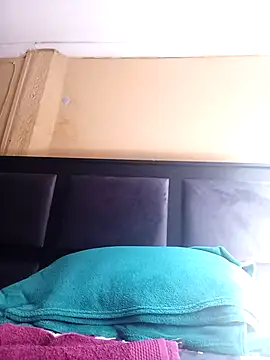 Snapshot of JuicyMilkyTizzy chatting on 12/17/25, 07:47 JuicyMilkyTizzy online show from 12/17/25, 07:47