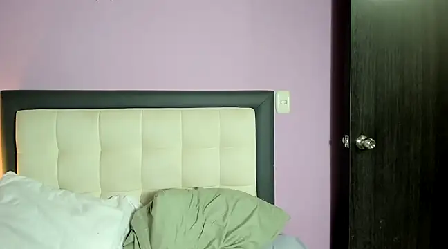 Snapshot of Rachellkurth chatting on 03/13/25, 11:05 Rachellkurth online show from 03/13/25, 11:05