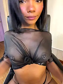 Snapshot of PinkyMoon chatting on 10/16/25, 04:46 PinkyMoon online show from 10/16/25, 04:46