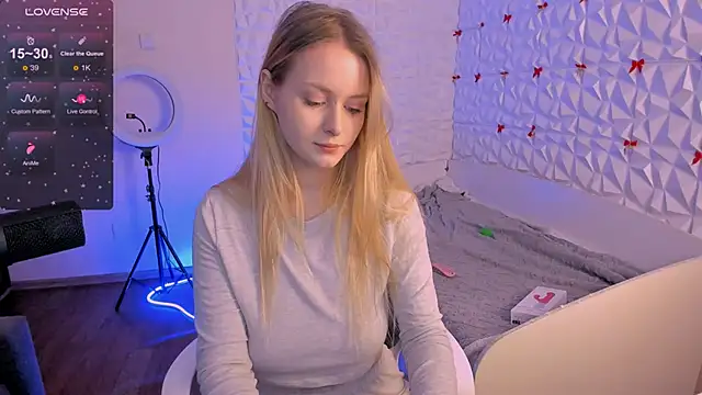 Snapshot of Beatrice_7 chatting on 04/19/26, 12:15 Beatrice 7 online show from 04/19/26, 12:15