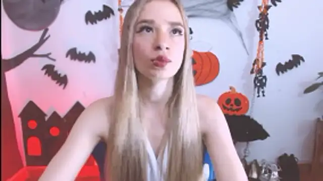 hannah 026 online show from 10/31/25, 11:22