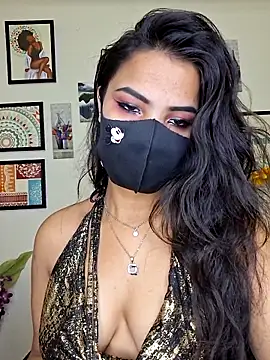 Snapshot of Noor-Bold chatting on 12/17/25, 01:44 Noor-Bold online show from 12/17/25, 01:44