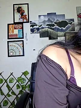 Snapshot of Noor-Bold chatting on 02/03/26, 02:53 Noor-Bold online show from 02/03/26, 02:53