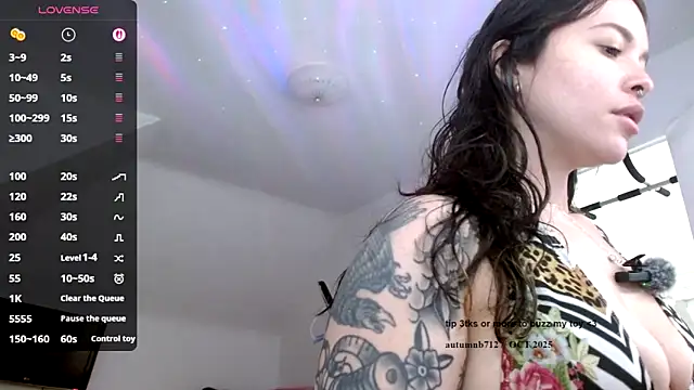 autumnb712 online show from 10/03/25, 02:36