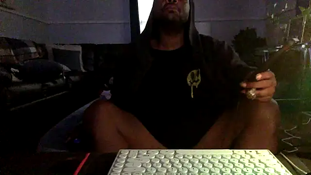 Snapshot of MITB86 chatting on 05/21/26, 02:57 MITB86 online show from 05/21/26, 02:57