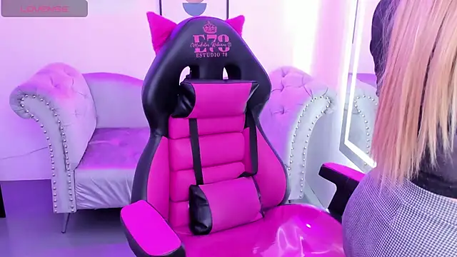 Agatha luxx online show from 03/18/25, 12:36