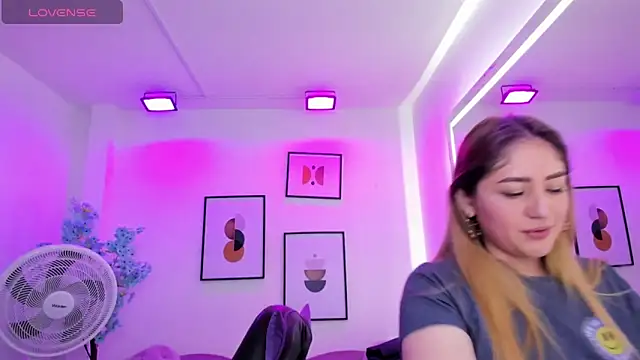 Agatha luxx online show from 03/19/25, 12:34