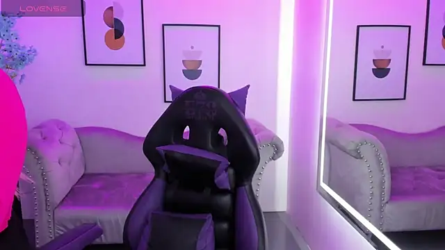 Agatha luxx online show from 03/19/25, 03:40