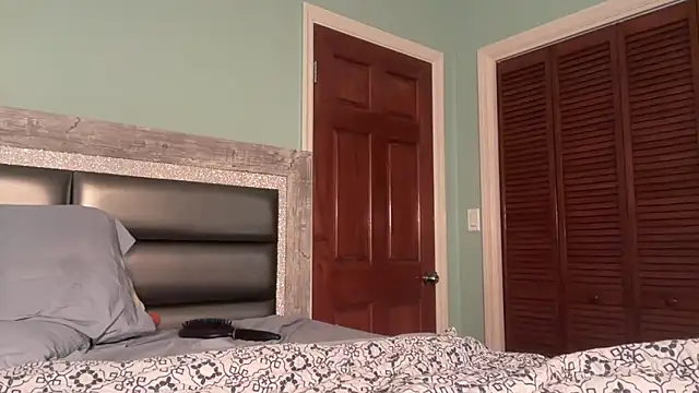 Snapshot of hentai_angel chatting on 09/09/25, 12:32 hentai angel online show from 09/09/25, 12:32