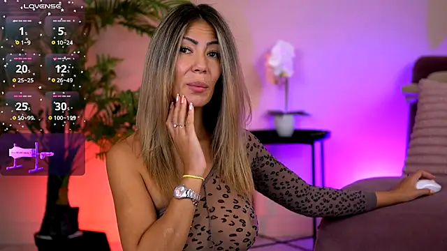 SophiaPotts online show from 10/13/25, 03:28