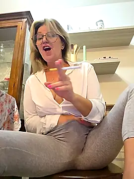 Snapshot of Melody73 chatting on 11/29/25, 09:56 Melody73 online show from 11/29/25, 09:56