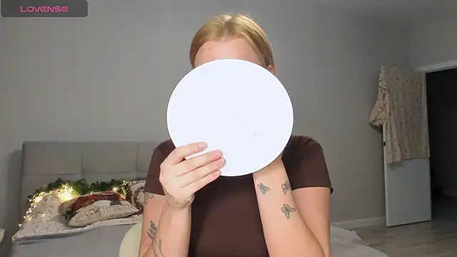 dinky  emily online show from 12/14/25, 04:56