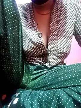 Snapshot of Beautiful_Puja chatting on 03/22/25, 12:17 Beautiful Puja online show from 03/22/25, 12:17