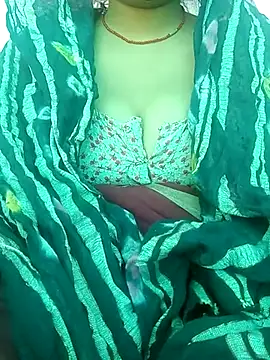 Snapshot of Beautiful_Puja chatting on 03/23/25, 04:05 Beautiful Puja online show from 03/23/25, 04:05