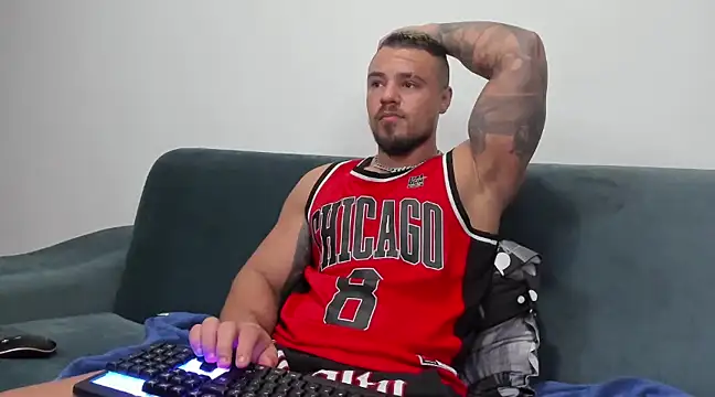 Snapshot of Tiberius_hunk chatting on 03/10/25, 07:10 Tiberius hunk online show from 03/10/25, 07:10