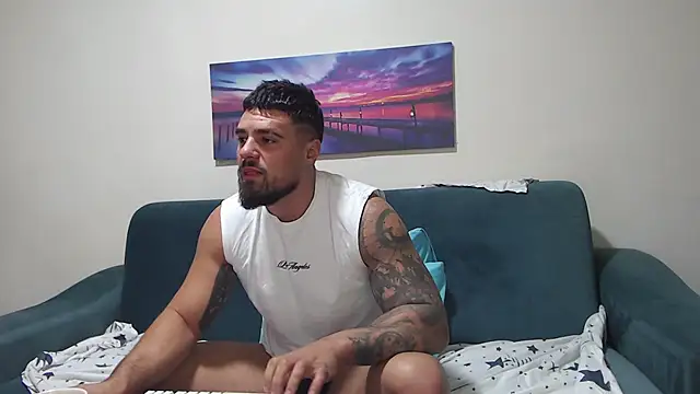 Snapshot of Tiberius_hunk chatting on 10/06/25, 05:05 Tiberius hunk online show from 10/06/25, 05:05