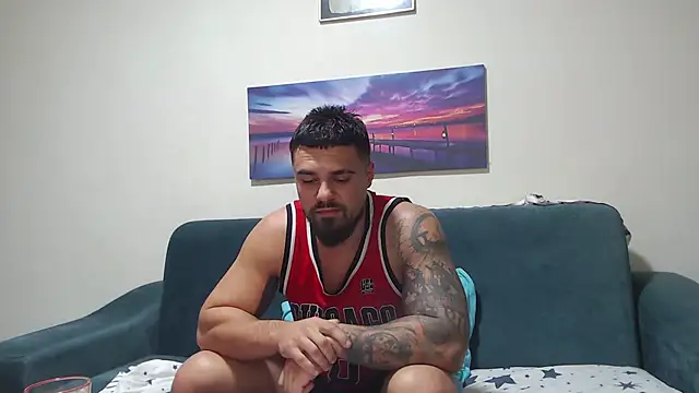 Snapshot of Tiberius_hunk chatting on 10/17/25, 06:16 Tiberius hunk online show from 10/17/25, 06:16