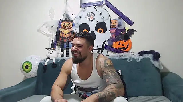 Snapshot of Tiberius_hunk chatting on 10/24/25, 06:15 Tiberius hunk online show from 10/24/25, 06:15