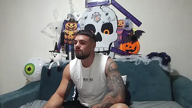 Snapshot of Tiberius_hunk chatting on 10/26/25, 05:13 Tiberius hunk online show from 10/26/25, 05:13