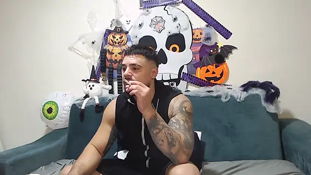 Snapshot of Tiberius_hunk chatting on 10/26/25, 05:52 Tiberius hunk online show from 10/26/25, 05:52