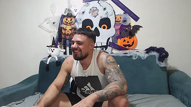 Snapshot of Tiberius_hunk chatting on 10/28/25, 07:05 Tiberius hunk online show from 10/28/25, 07:05