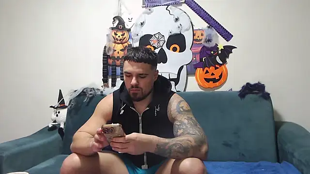 Snapshot of Tiberius_hunk chatting on 11/09/25, 02:59 Tiberius hunk online show from 11/09/25, 02:59