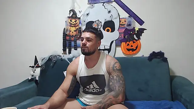 Snapshot of Tiberius_hunk chatting on 11/10/25, 03:05 Tiberius hunk online show from 11/10/25, 03:05