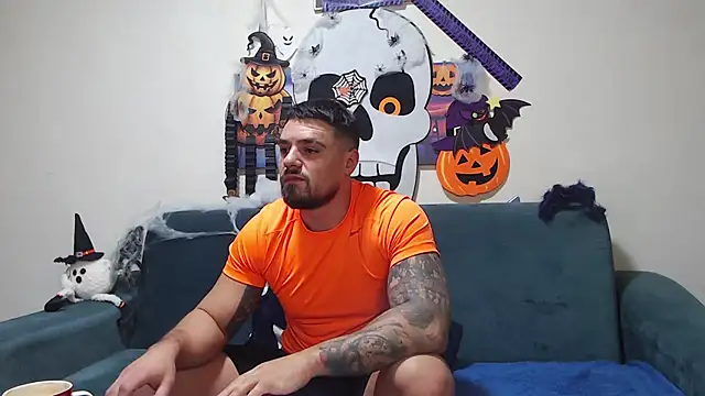 Snapshot of Tiberius_hunk chatting on 11/11/25, 04:23 Tiberius hunk online show from 11/11/25, 04:23