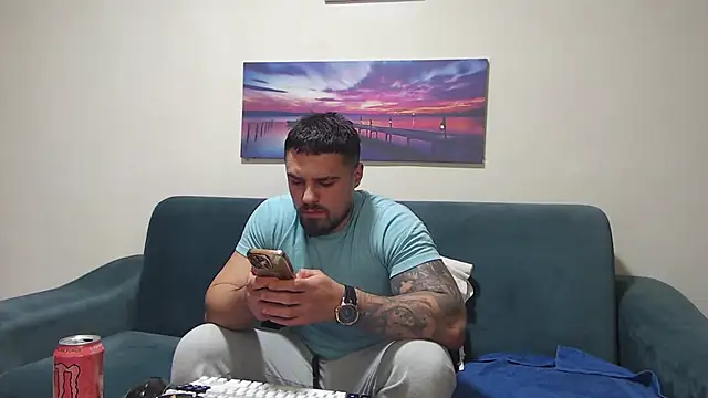 Snapshot of Tiberius_hunk chatting on 12/03/25, 05:11 Tiberius hunk online show from 12/03/25, 05:11