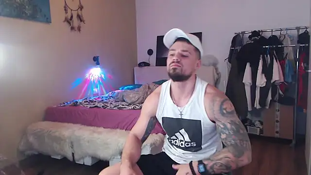 Tiberius hunk online show from 02/02/26, 04:33