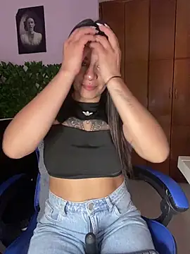 Snapshot of sofia_23x chatting on 10/21/25, 02:40 sofia 23x online show from 10/21/25, 02:40