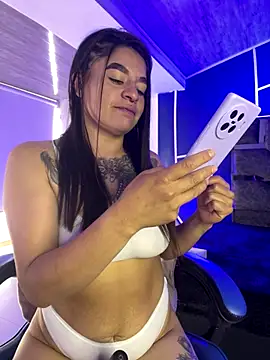 Snapshot of sofia_23x chatting on 11/08/25, 01:22 sofia 23x online show from 11/08/25, 01:22