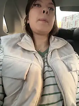 Snapshot of HannaJohnson chatting on 11/17/25, 05:46 HannaJohnson online show from 11/17/25, 05:46