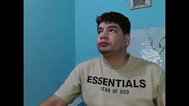 Snapshot of lunaxxx_69 chatting on 03/09/25, 03:11 lunaxxx 69 online show from 03/09/25, 03:11