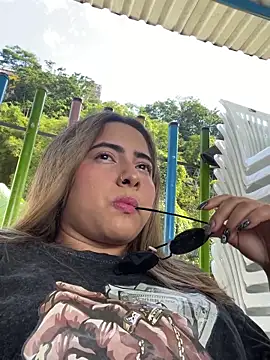 Snapshot of lunaxxx_69 chatting on 10/14/25, 07:36 lunaxxx 69 online show from 10/14/25, 07:36