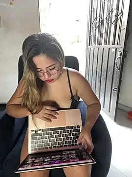 lunaxxx 69 online show from 02/06/26, 10:02