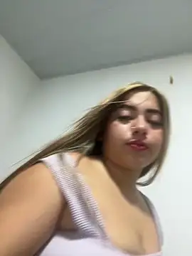 Snapshot of lunaxxx_69 chatting on 03/13/26, 04:57 lunaxxx 69 online show from 03/13/26, 04:57