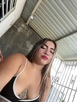 Snapshot of lunaxxx_69 chatting on 03/18/26, 09:07 lunaxxx 69 online show from 03/18/26, 09:07